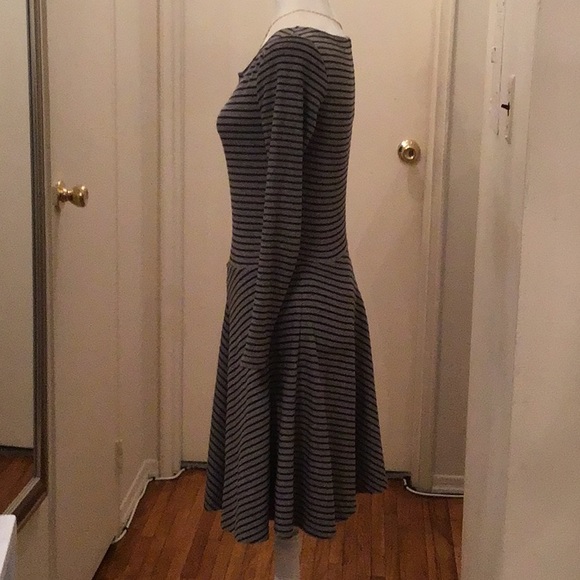 GAP DRESS LONG SLEEVES SKATE BOTTOM SZ 0 - Picture 3 of 6